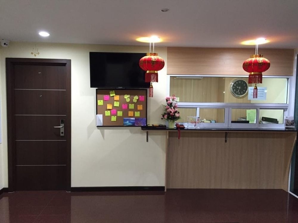 Modernbright Laemchabang Aparthotel Банг Ламунг Екстериор снимка