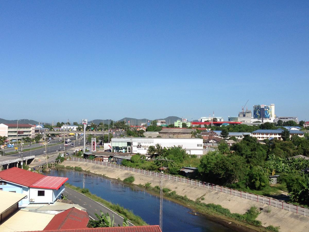 Modernbright Laemchabang Aparthotel Банг Ламунг Екстериор снимка