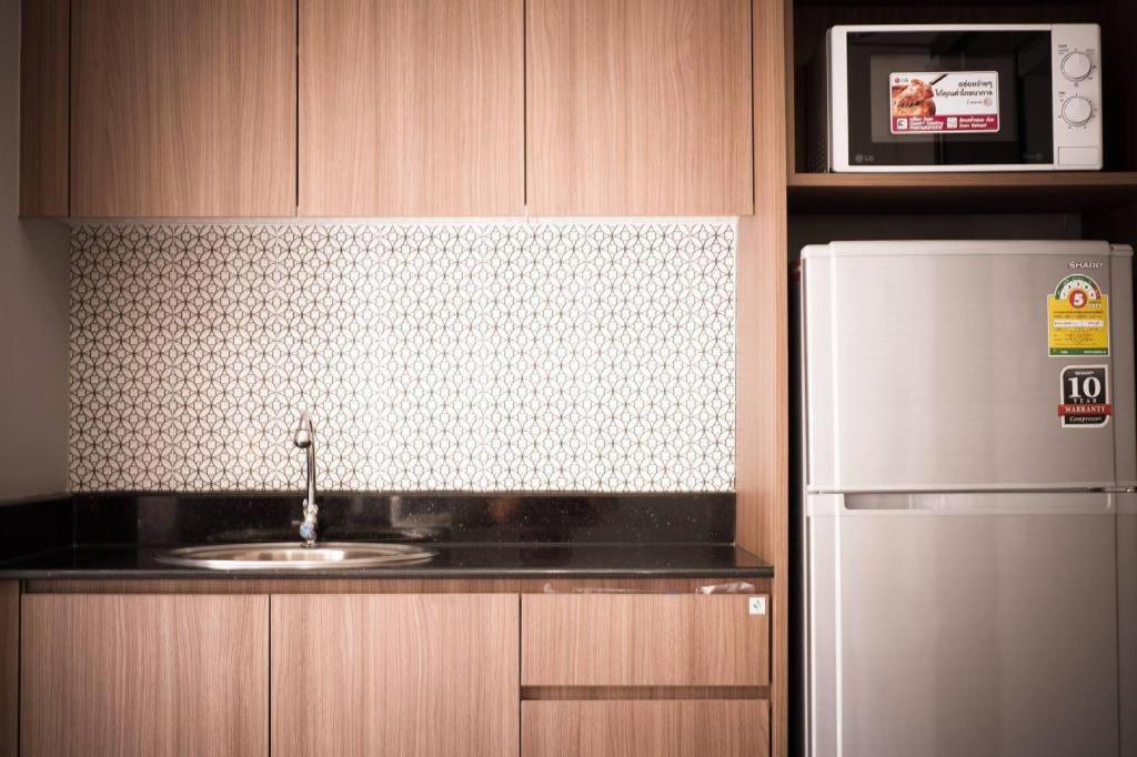 Modernbright Laemchabang Aparthotel Банг Ламунг Екстериор снимка